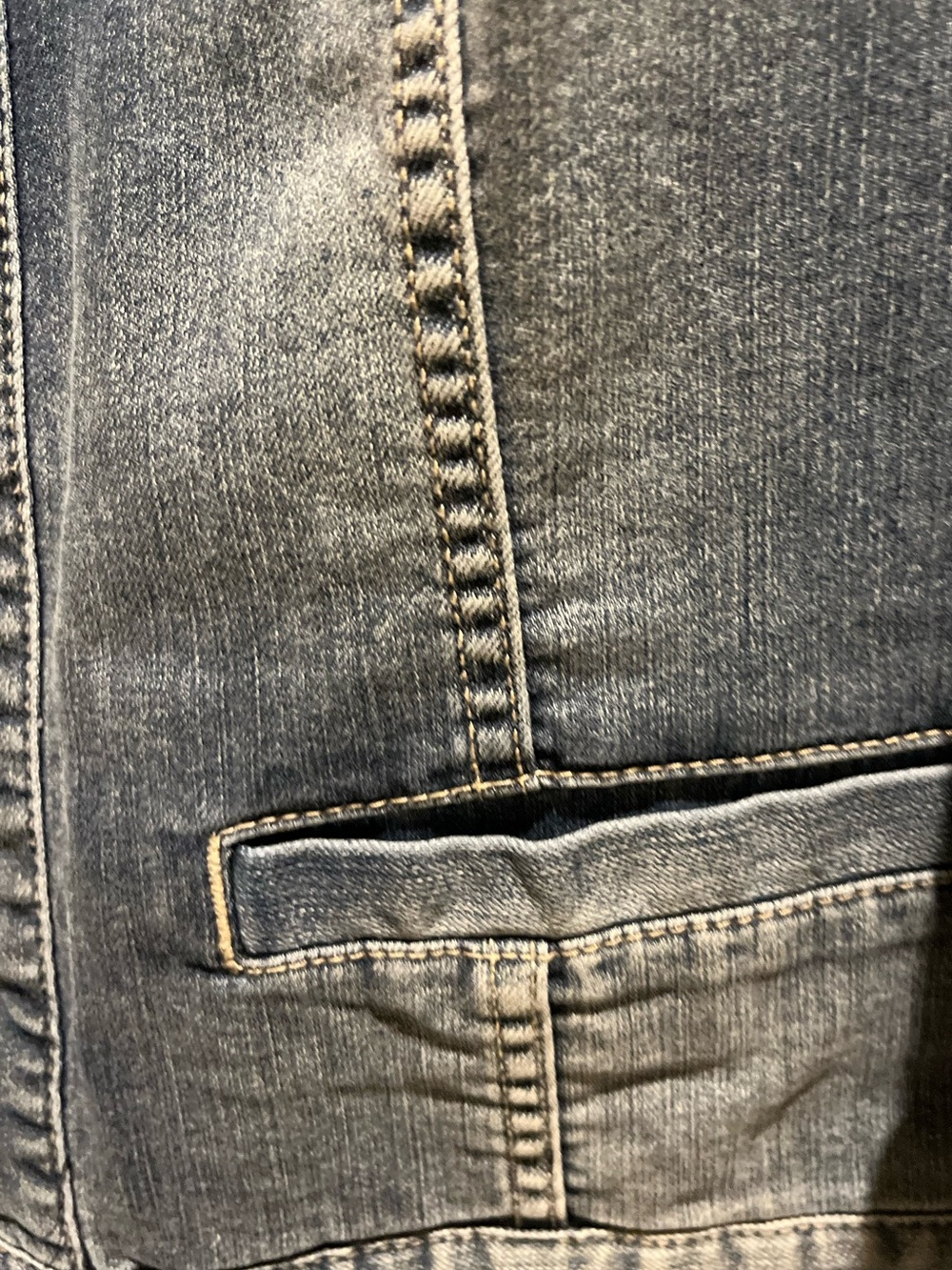 15. WOMENS CHICO’S 2/L DETAIL DENIM JACKET - Picture 5 of 6